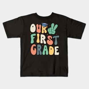 Peace Out First Grade Last Day of School Gift For Boys Girls Kids Kids T-Shirt